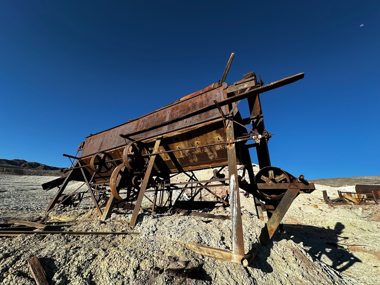 Equipment at the abandoned Crater Sulfur Mine. Equipment at the abandoned Crater Sulfur Mine.
